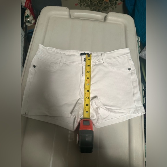 Wet seal white shorts - Picture 5 of 5